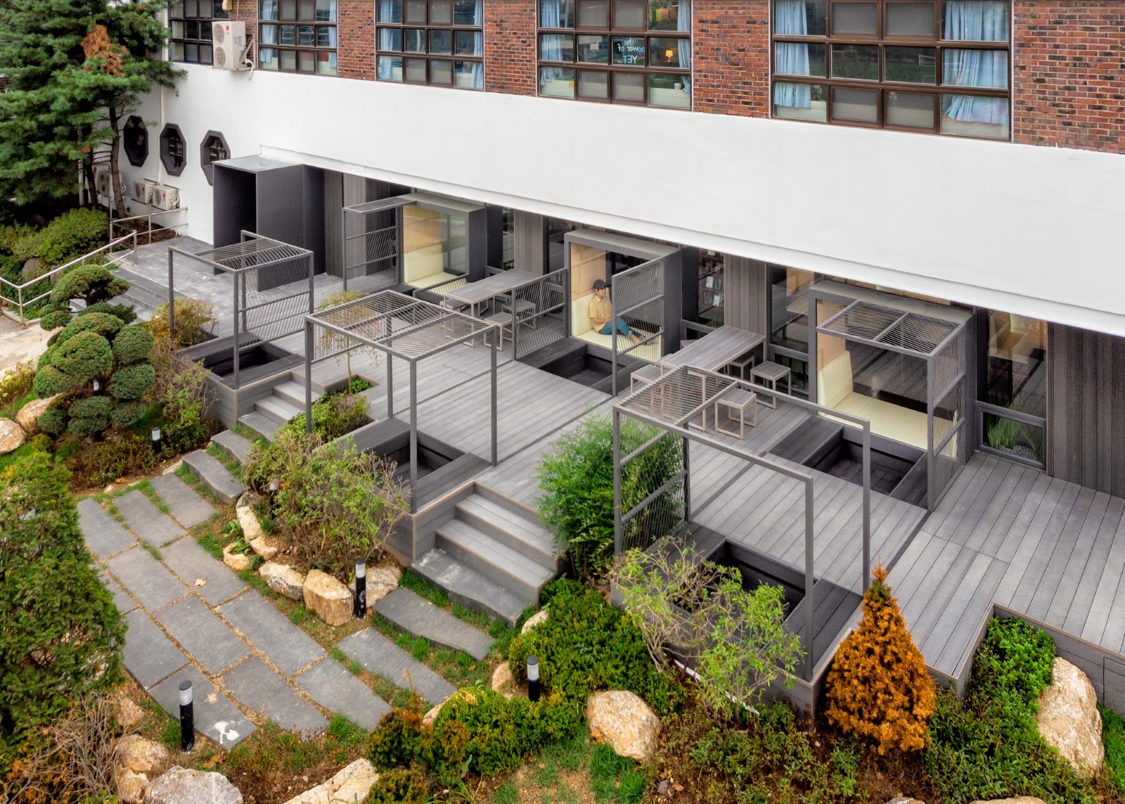 Nested Learning Spaces: Seoul Foreign School Middle Years Library