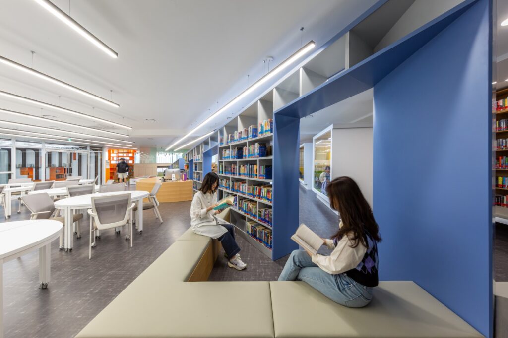 Dwight School Seoul growing bookshelf