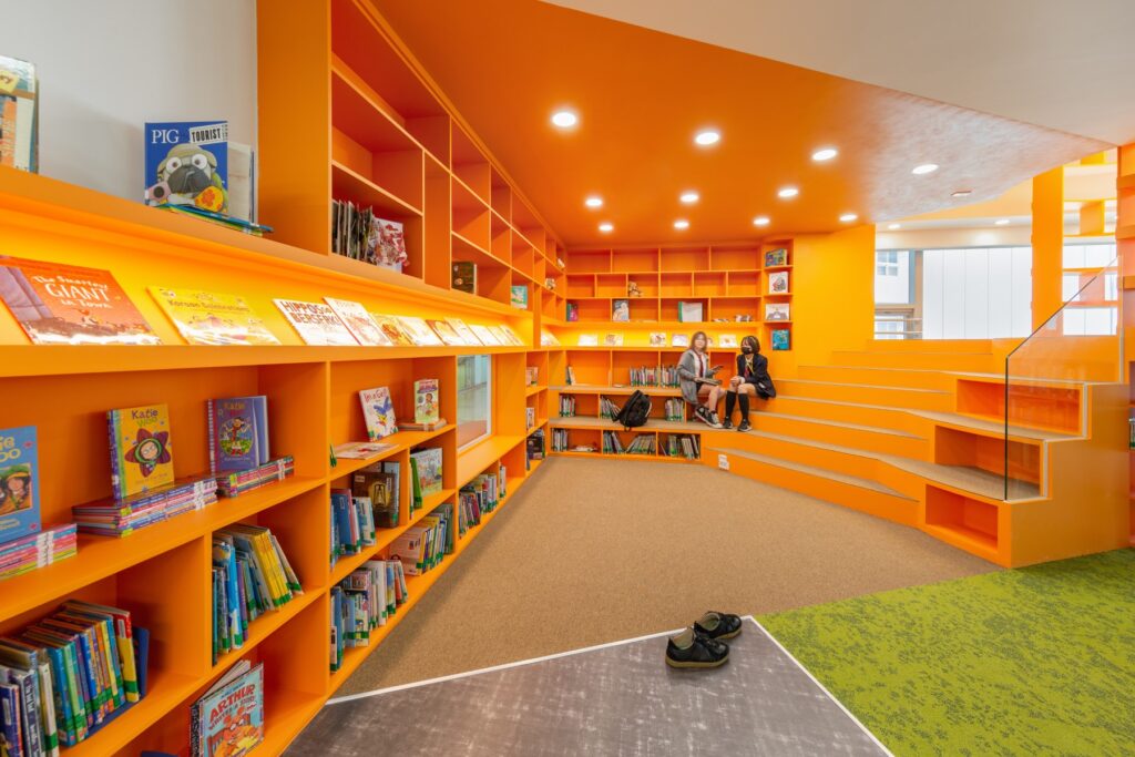 Dwight Seoul Libary