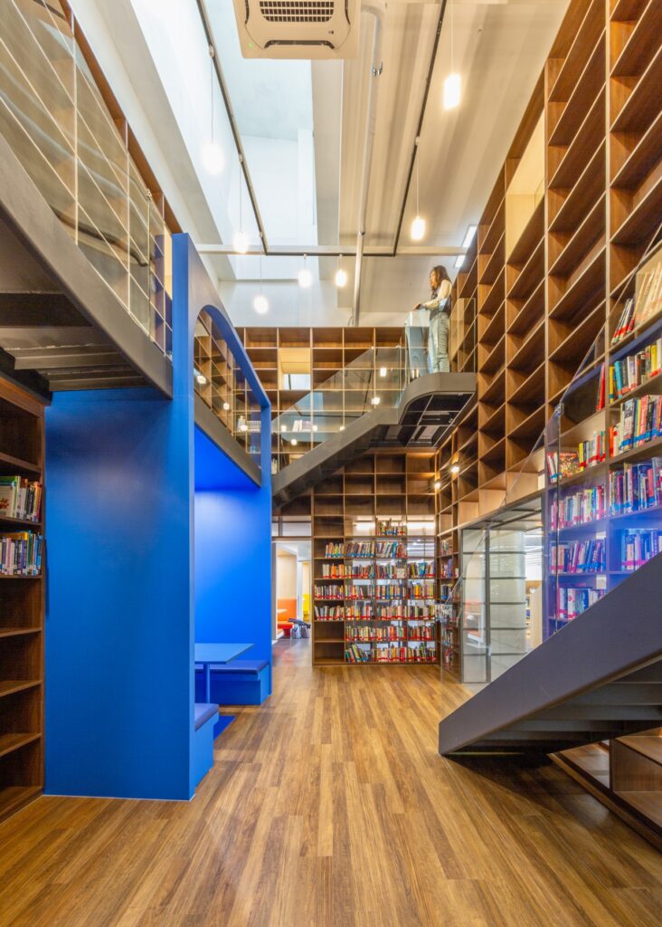 Dwight Seoul Library reading tower
