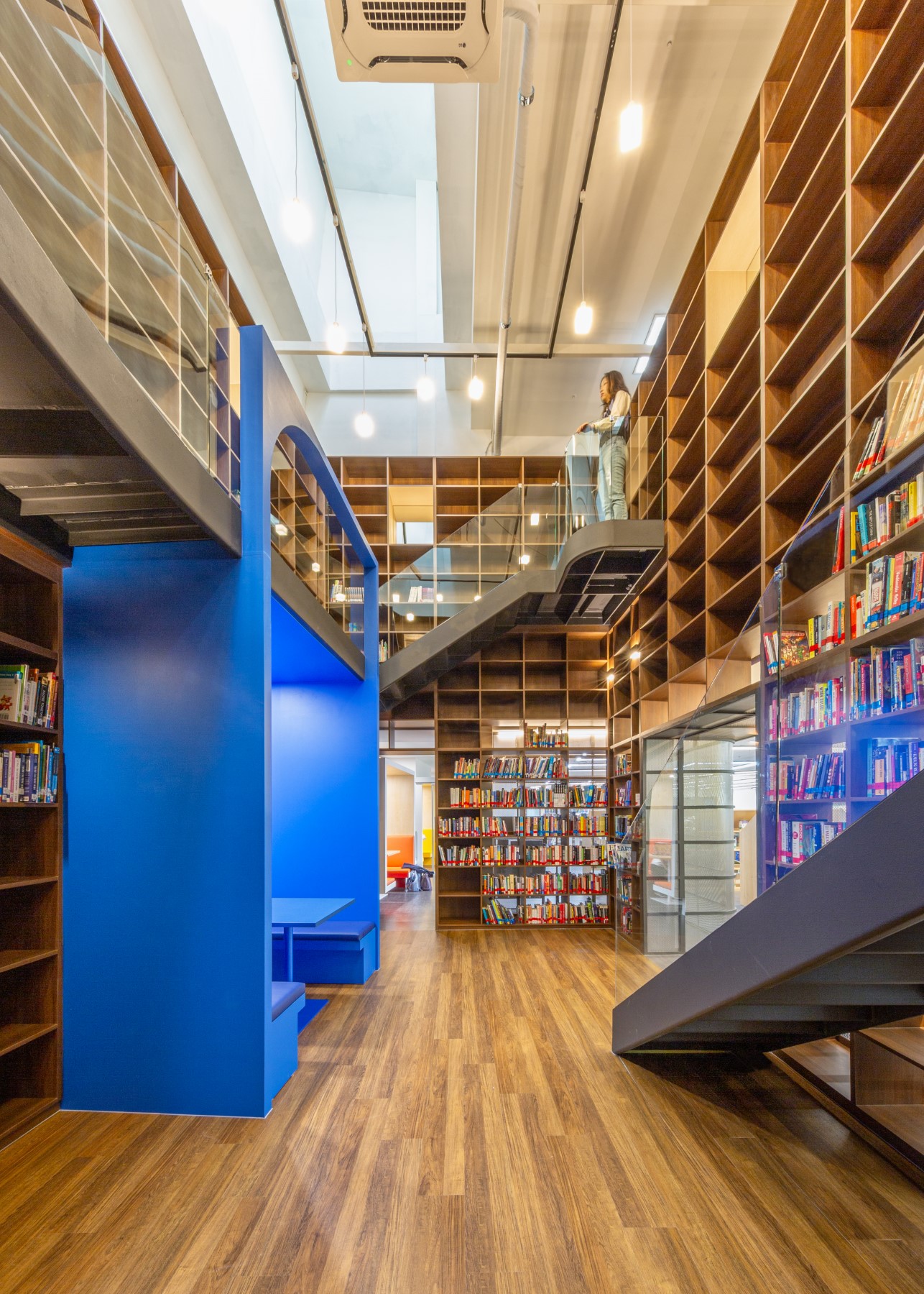 Dwight Seoul Library reading tower